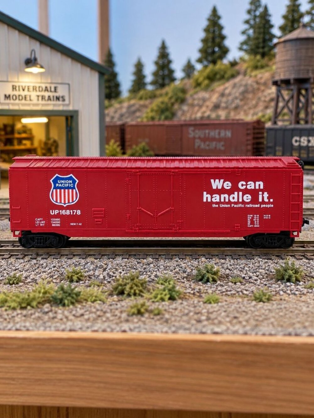 Bachmann HO Scale Electric Model Train Union Pacific Box Car UP 168178 Red 7"